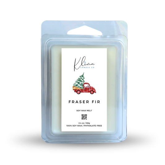 Fresh pine, balsam, and cedarwood create a cozy holiday scent that smells just like a freshly cut Christmas tree.