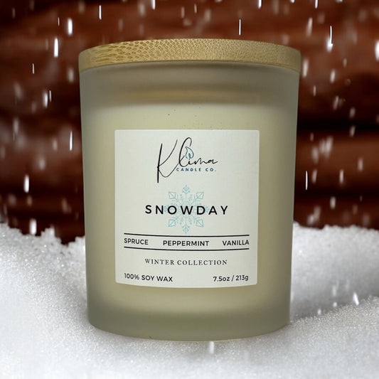 Snowday – Spruce, Peppermint & Vanilla Soy Candle